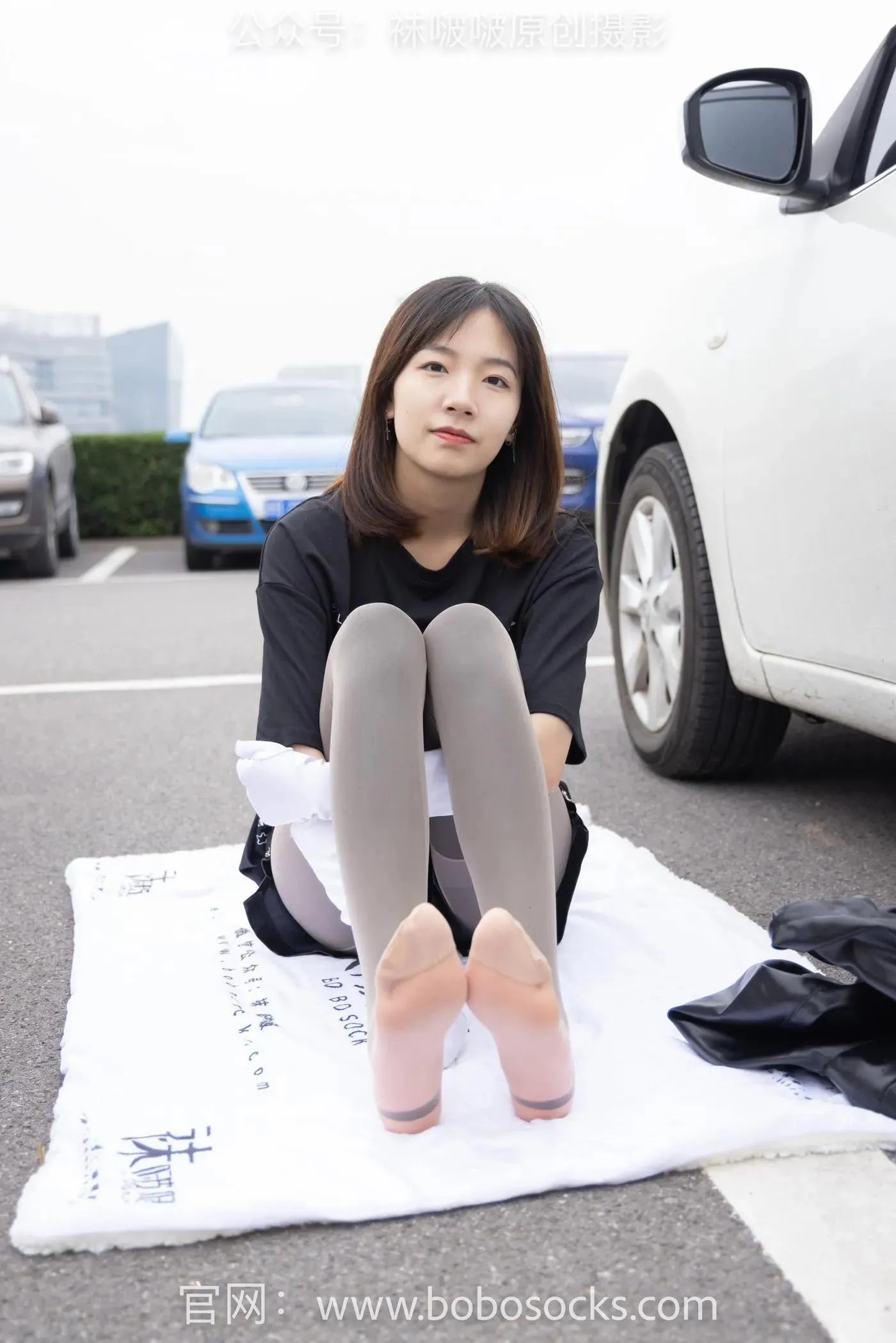 [BoBoSocks袜啵啵]NO.146 小甜豆-高跟长靴、黑色踩脚裤、肉丝 [154P]插图3